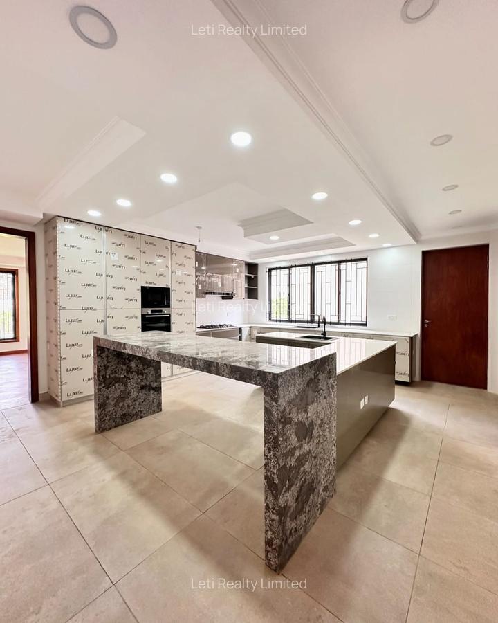 6 Bed Townhouse with En Suite in Lavington - 5