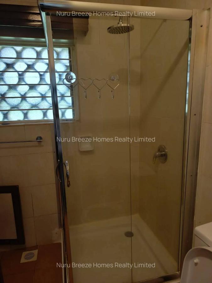 4 Bed House with En Suite in Runda - 19