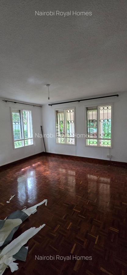 4 Bed House with En Suite at Hill View - 5