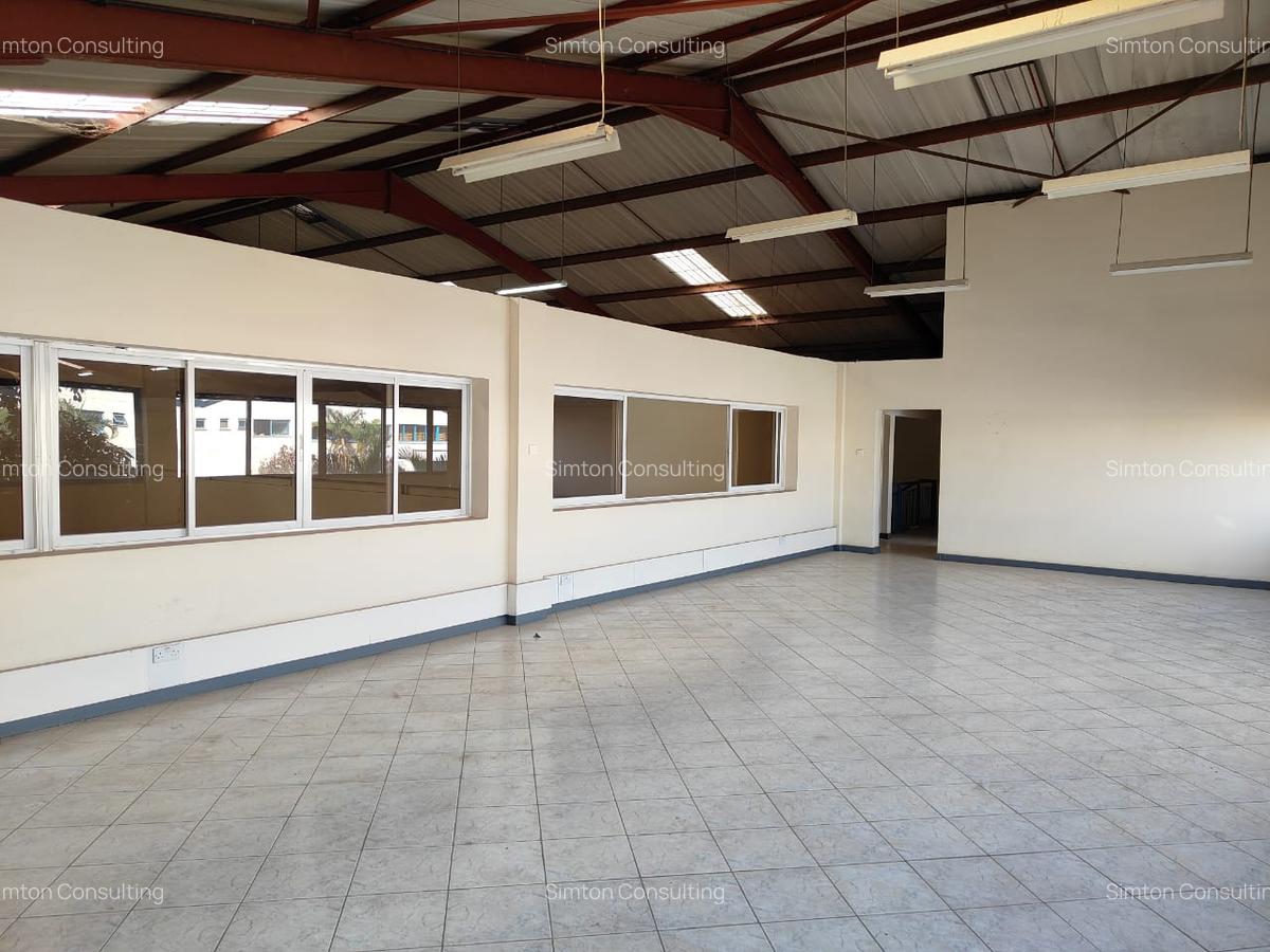 Warehouse with Lift at Cabanus - 17