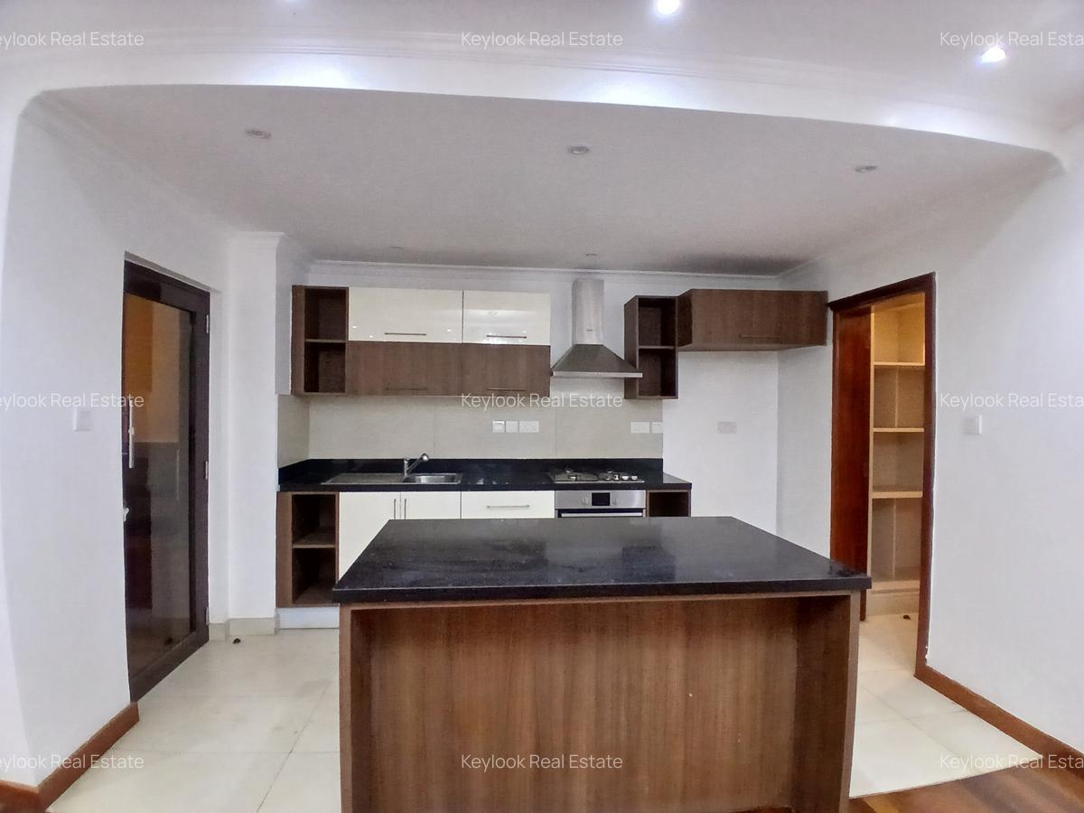 4 Bed Townhouse with En Suite at Lavington - 6