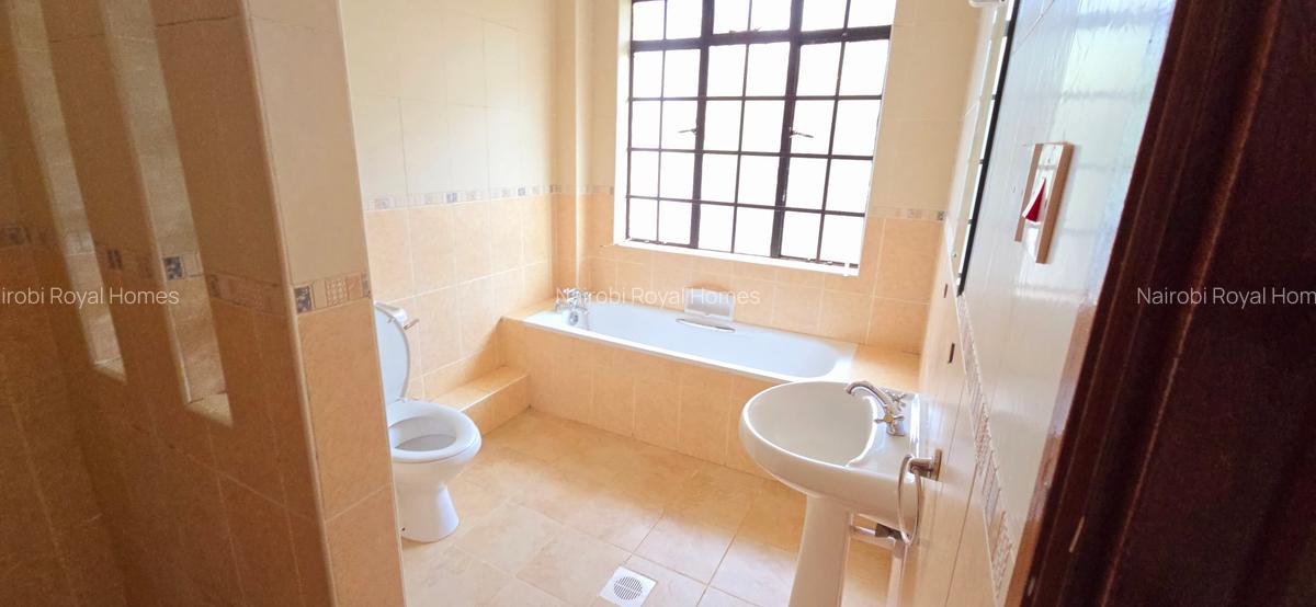 4 Bed Townhouse with En Suite at Lavington Green - 7