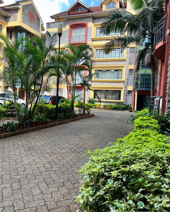 3 bed apartment with en suite in lavington