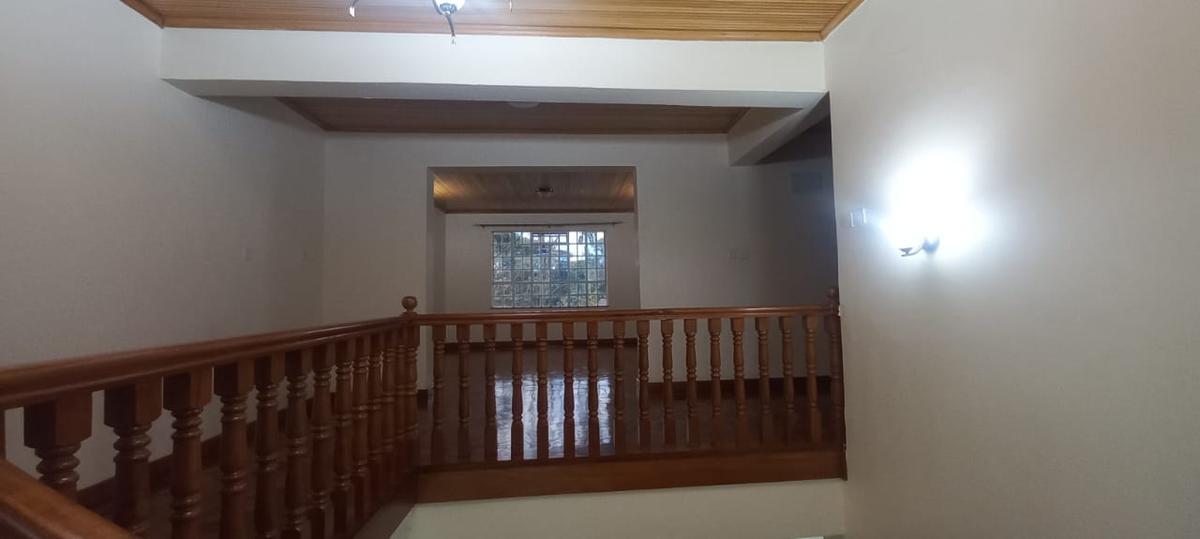 5 Bed Townhouse with En Suite at Lavington Green - 19