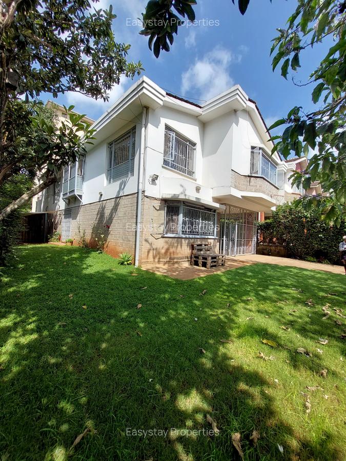 4 Bed Townhouse with En Suite in Brookside - 19