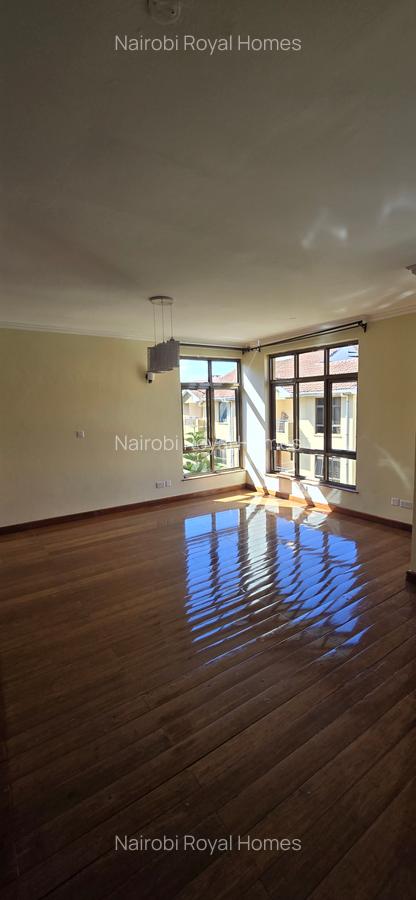 6 Bed Townhouse with En Suite at Lavington Green - 13