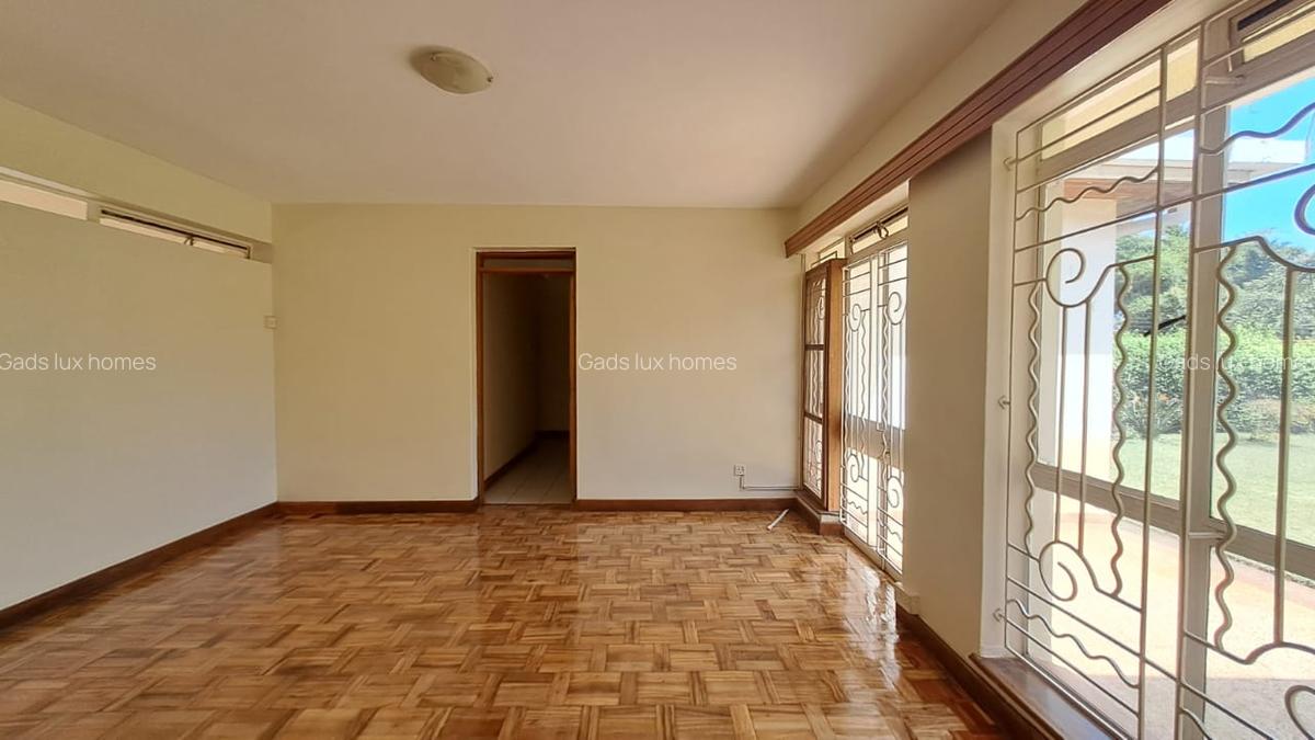 4 Bed Townhouse with En Suite at Spring Valley - 14