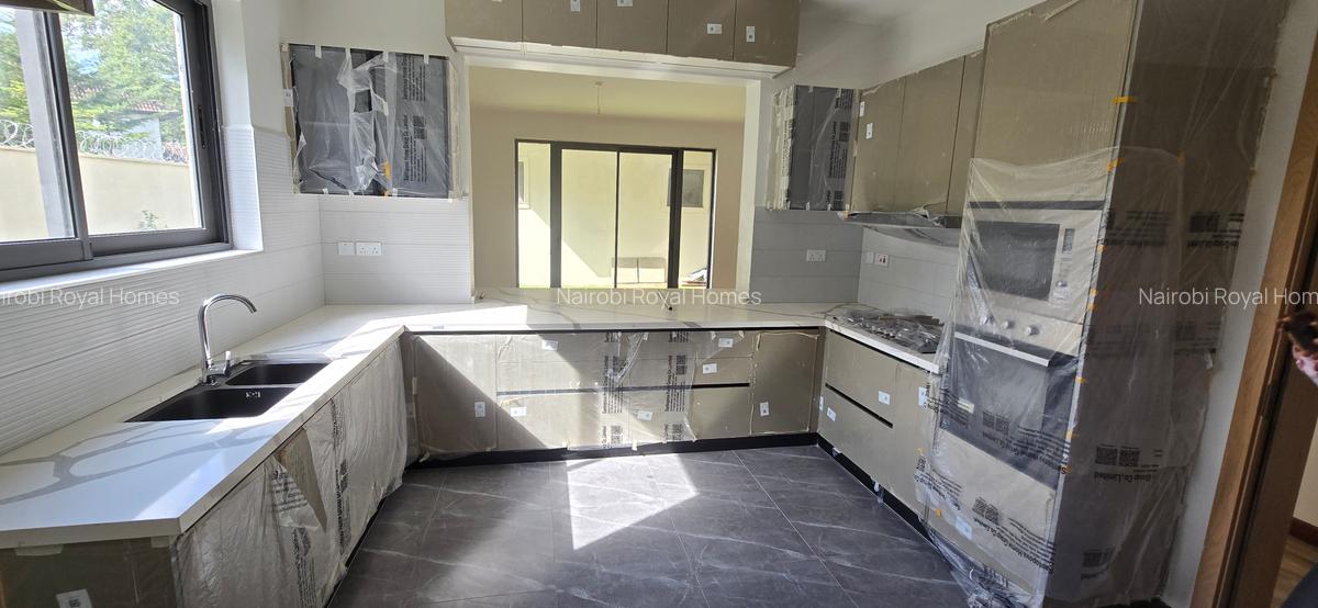 6 Bed Townhouse with En Suite at Lavington Lavington - 20