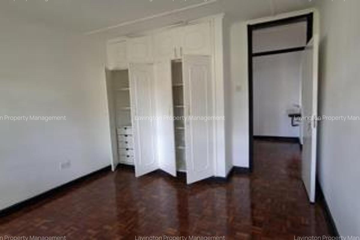4 Bed Townhouse with En Suite at Lavington Green - 10