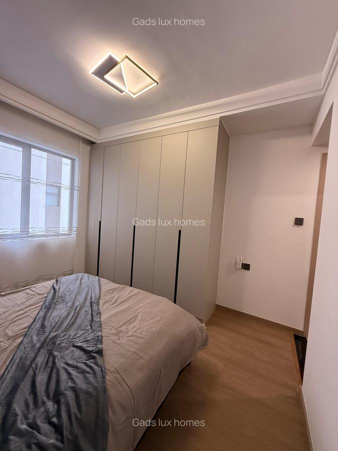 Serviced 3 Bed Apartment with En Suite at Riverside - 13