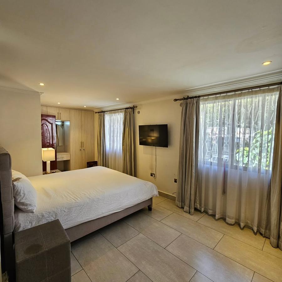 3 Bed House with En Suite at Parklands - 9