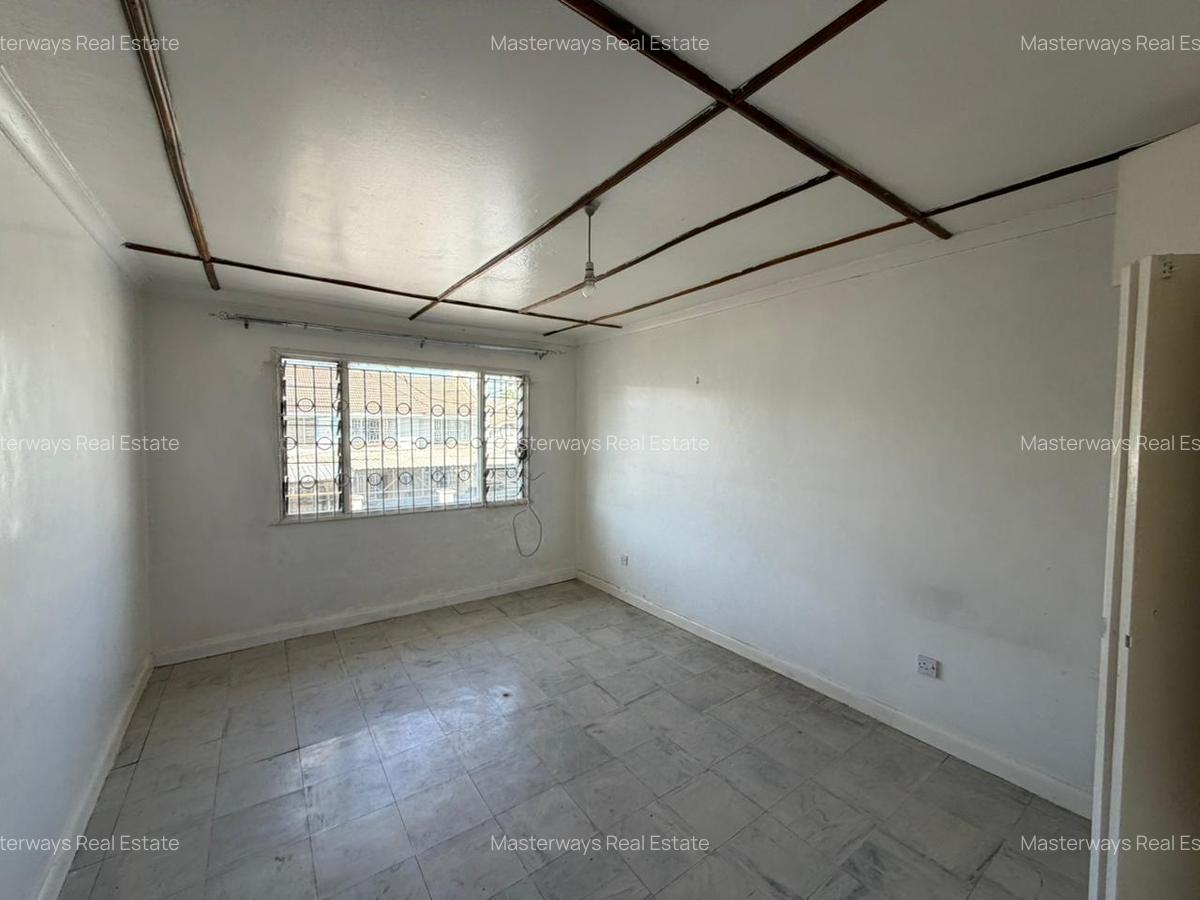 4 Bed Townhouse with En Suite in South C - 13