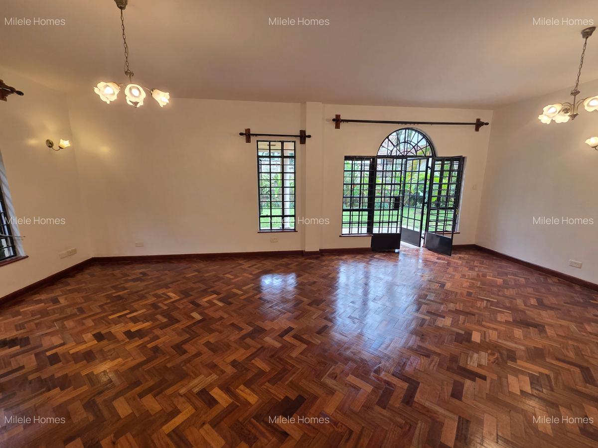 5 Bed Townhouse with En Suite in Kitisuru - 10