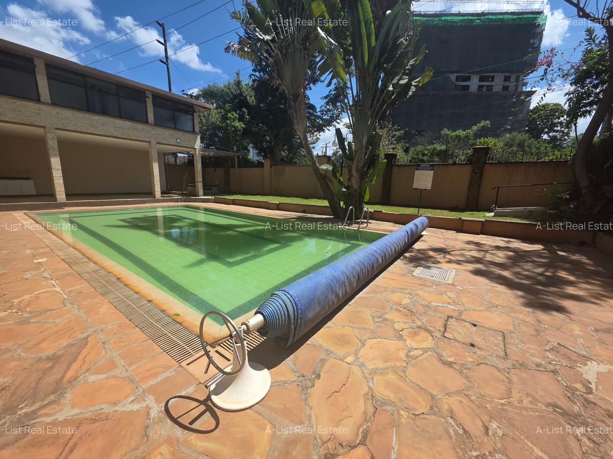 4 Bed Apartment with En Suite at Brookside Drive - 11