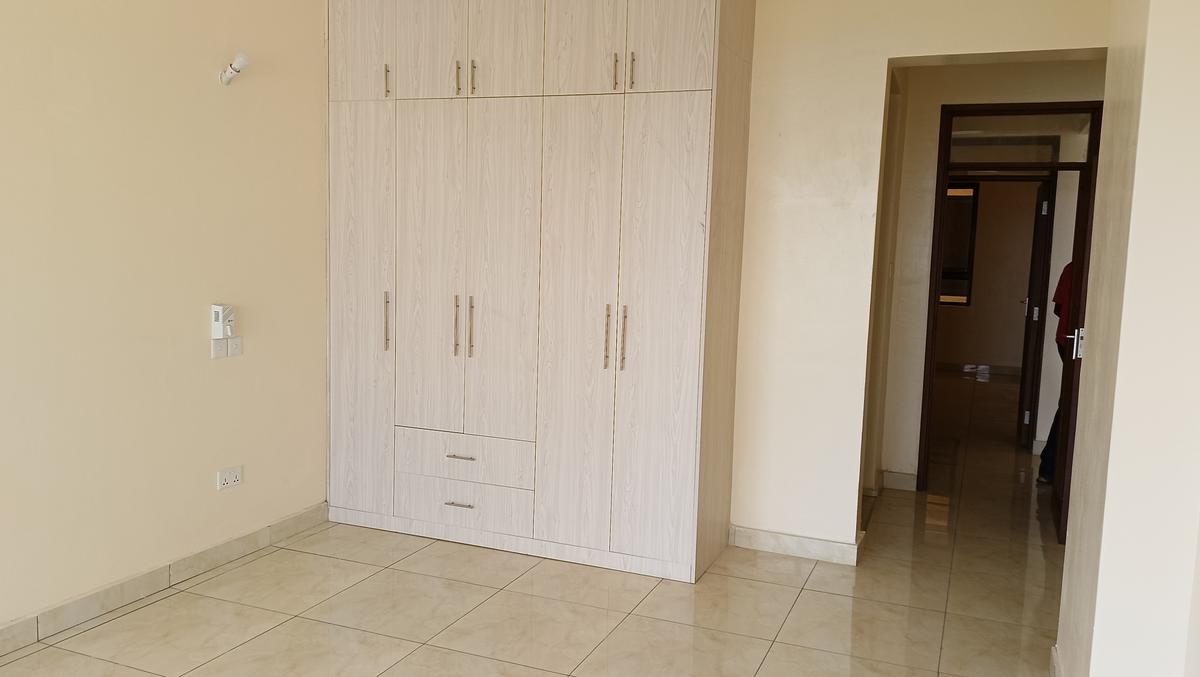 1 Bed Apartment with En Suite at 3Rd Avanue - 5