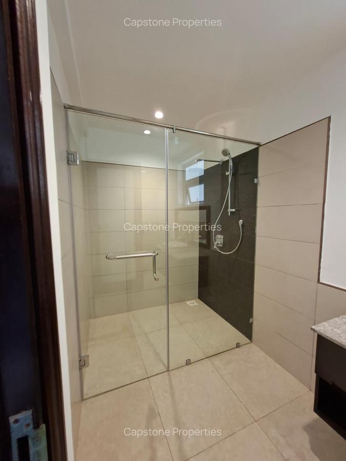 5 Bed House with En Suite in Runda - 8