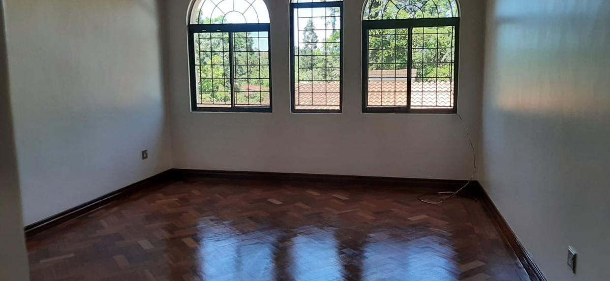 5 Bed Townhouse with En Suite in Lavington - 17