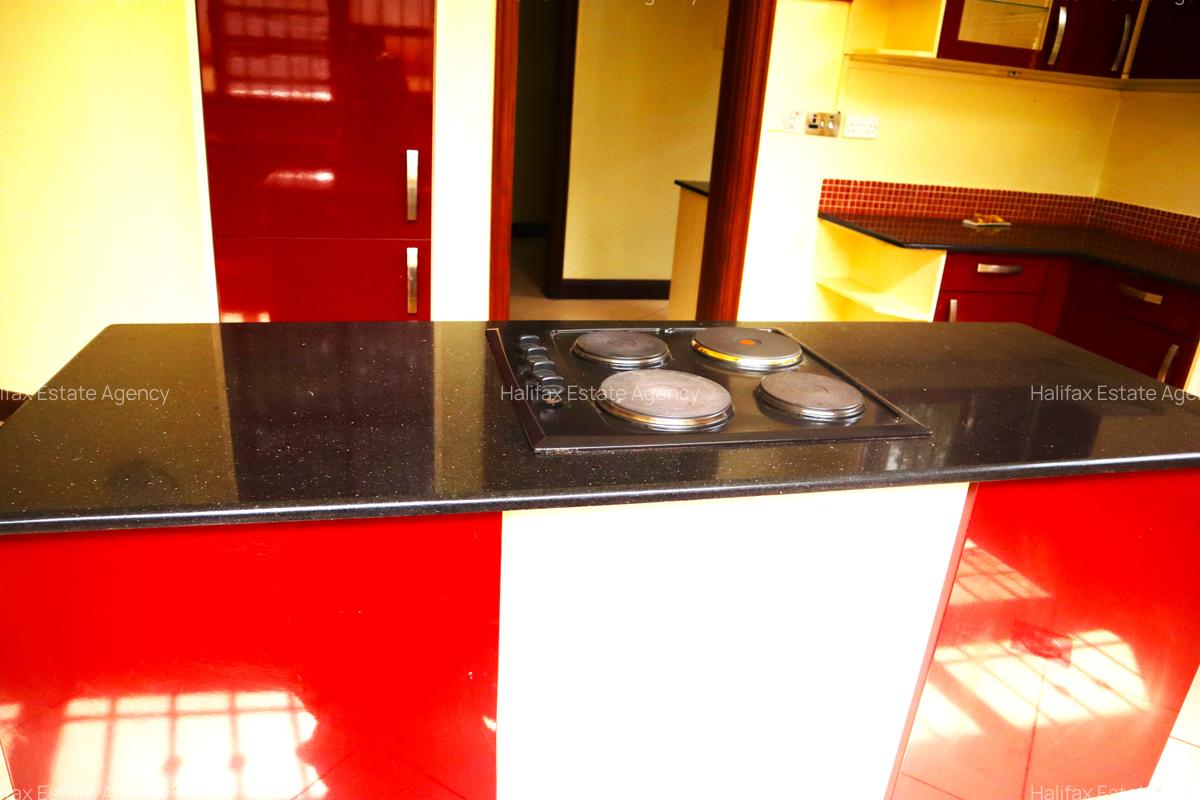 4 Bed Townhouse with En Suite - 4