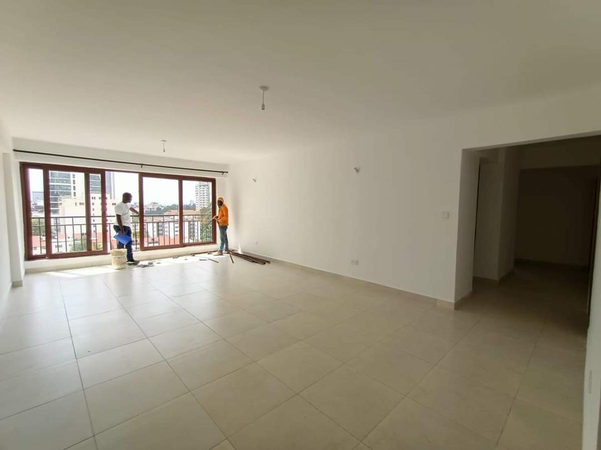 3 Bed Apartment with En Suite at Lantana Road - 2