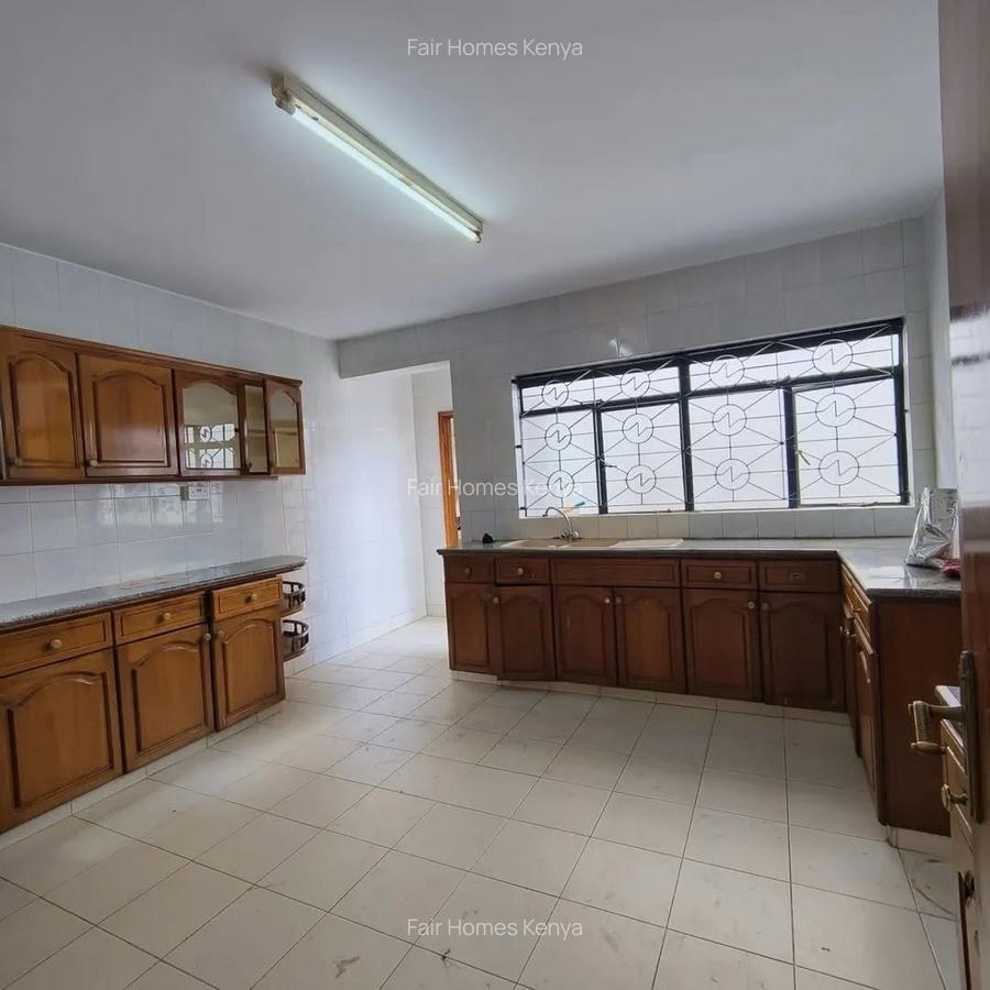 4 Bed Townhouse with En Suite at Mbaazi Avenue - 5