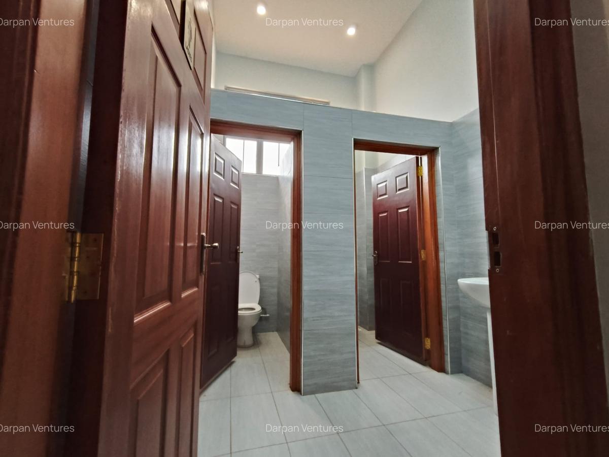 5,000 ft² Office with Service Charge Included in Tatu City - 6