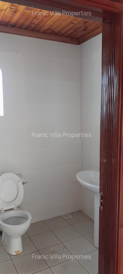 5 Bed House with En Suite at Nyari Central - 9