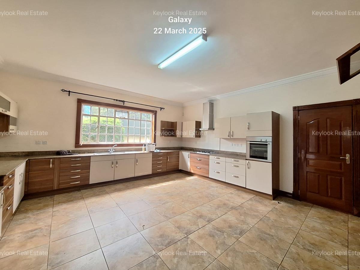 4 Bed Townhouse with En Suite at Lavington Green - 13