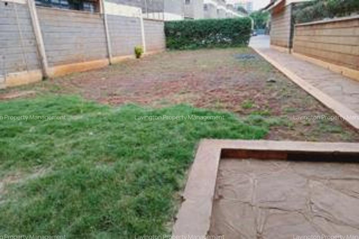 5 Bed Townhouse with En Suite at Lavington Green - 3