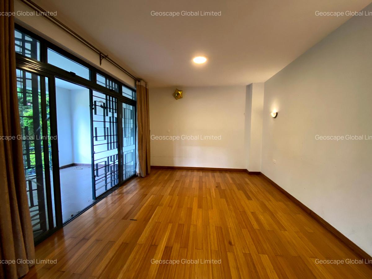 4 Bed Townhouse with En Suite in Spring Valley - 4