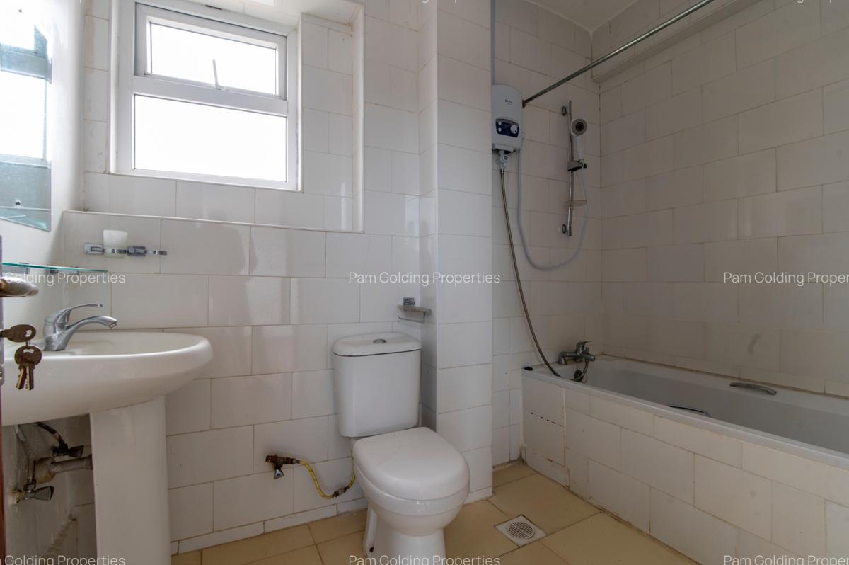 4 Bed Apartment with En Suite in Kilimani - 11