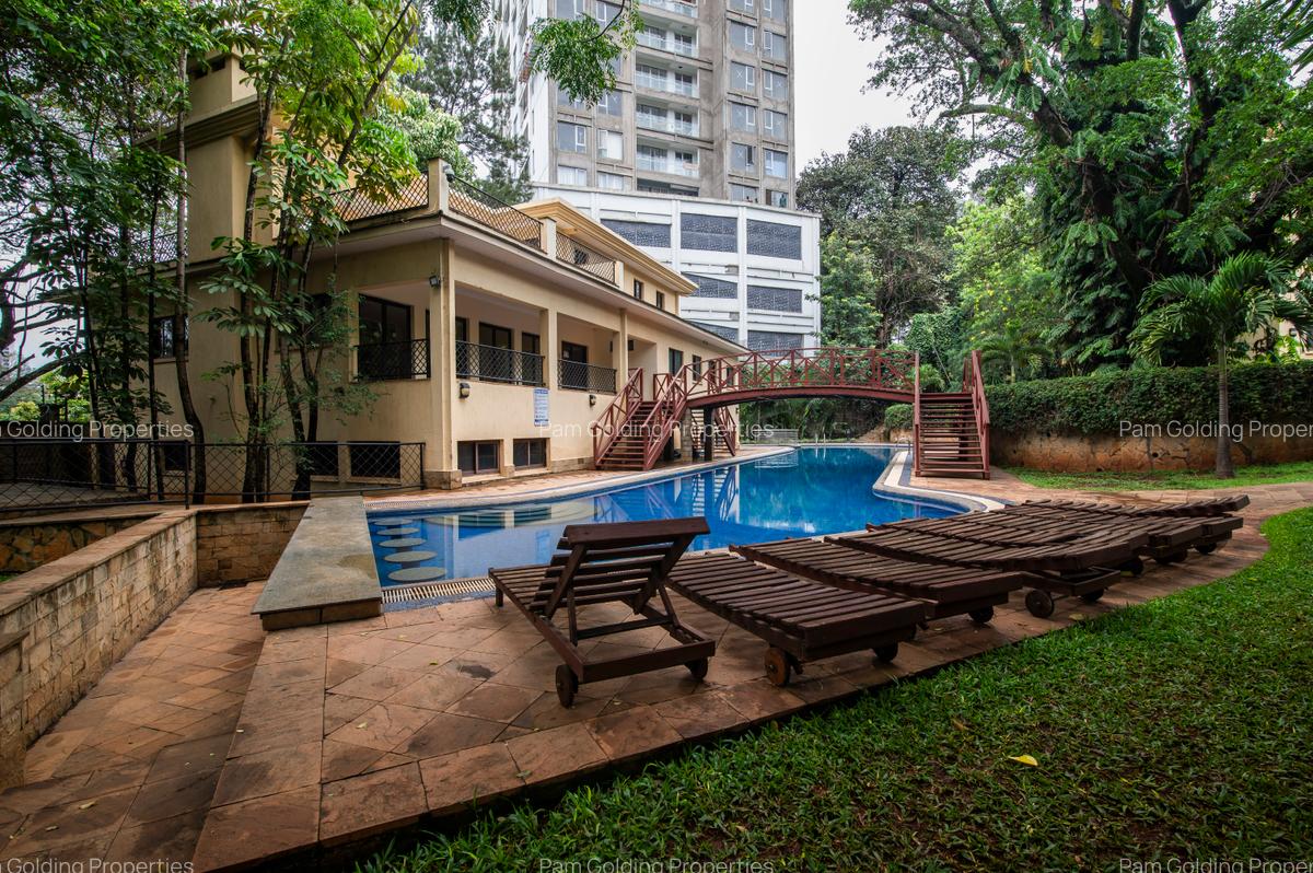 5 Bed Apartment at Riverside Drive - 19