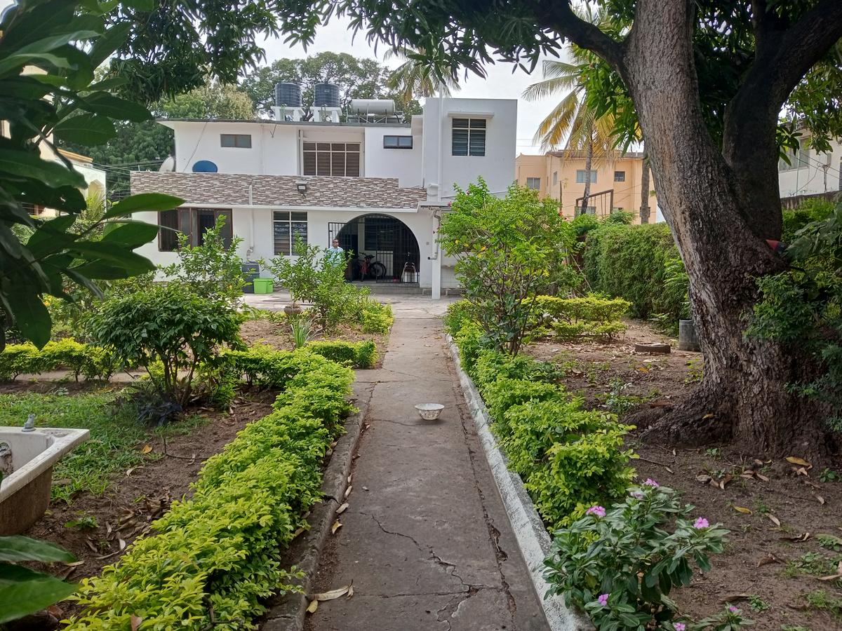 4 Bed Townhouse with En Suite at Mombasa - 2