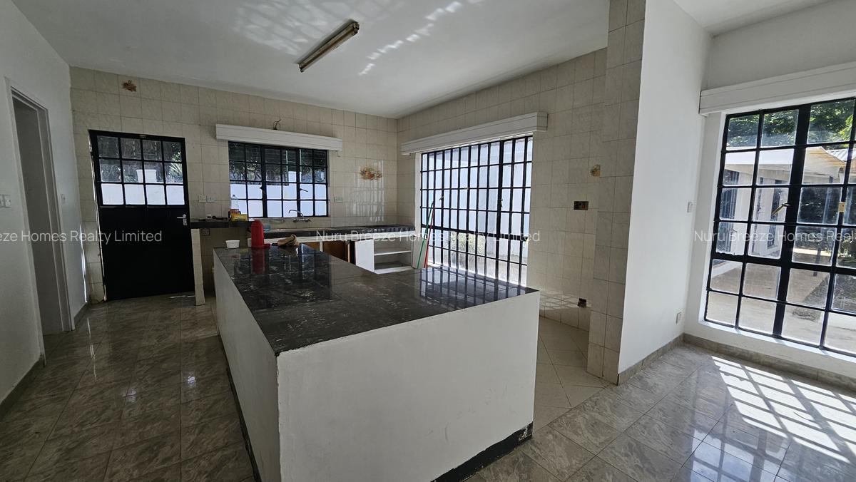 5 Bed House with En Suite in Gigiri - 3