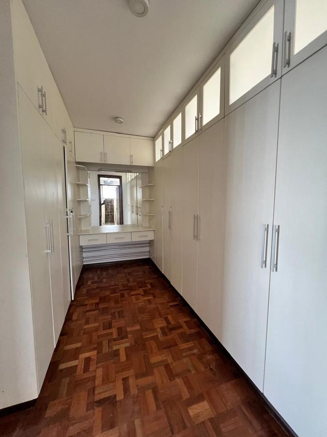 5 Bed Townhouse with En Suite in Lavington - 9
