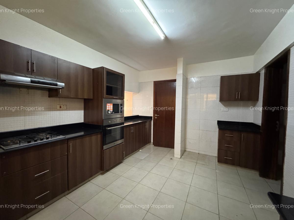 Serviced 3 Bed Apartment with En Suite in Kilimani - 10