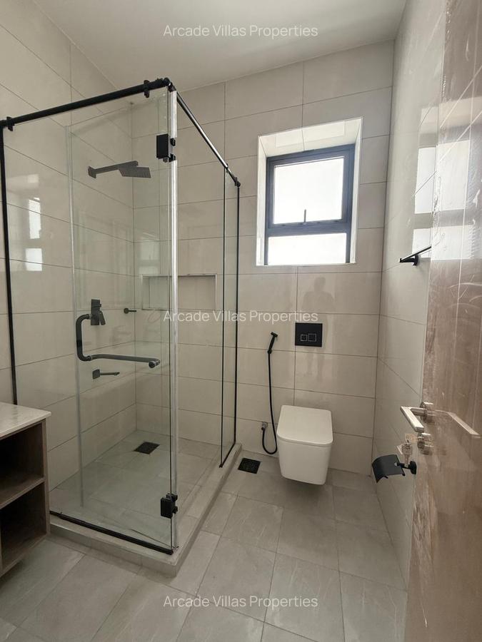 3 Bed Apartment with En Suite in Brookside - 12