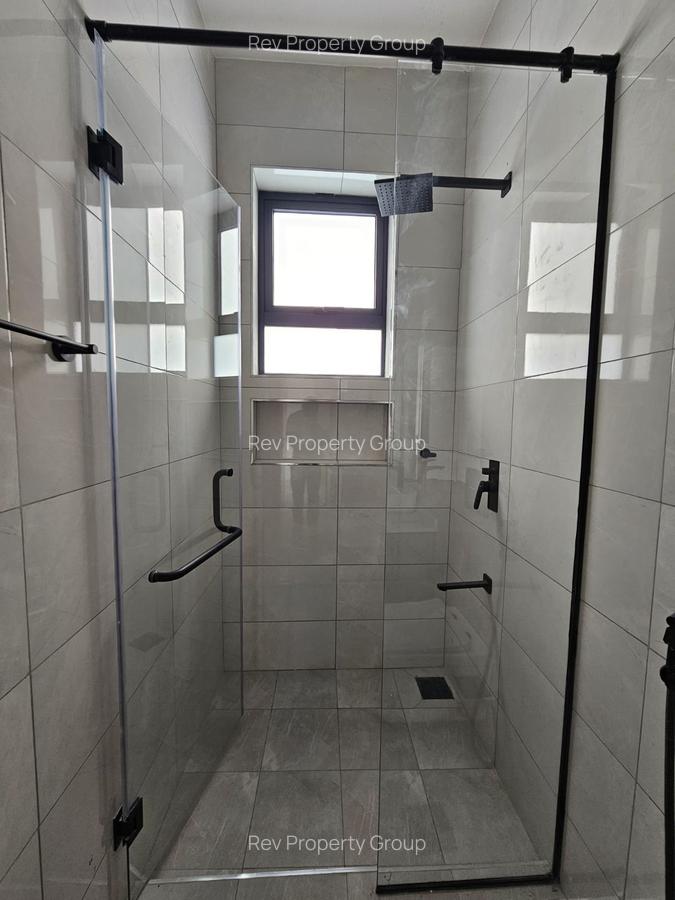3 Bed Apartment with En Suite in Brookside - 20