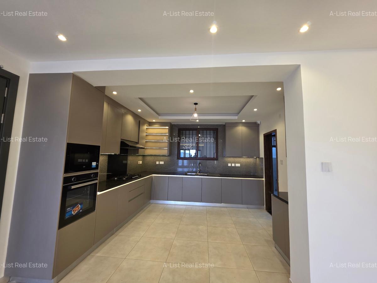 Serviced 4 Bed Apartment with En Suite at 2Nd Parklands - 13