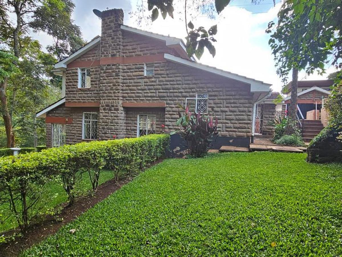 4 Bed House with En Suite in Nyari - 1