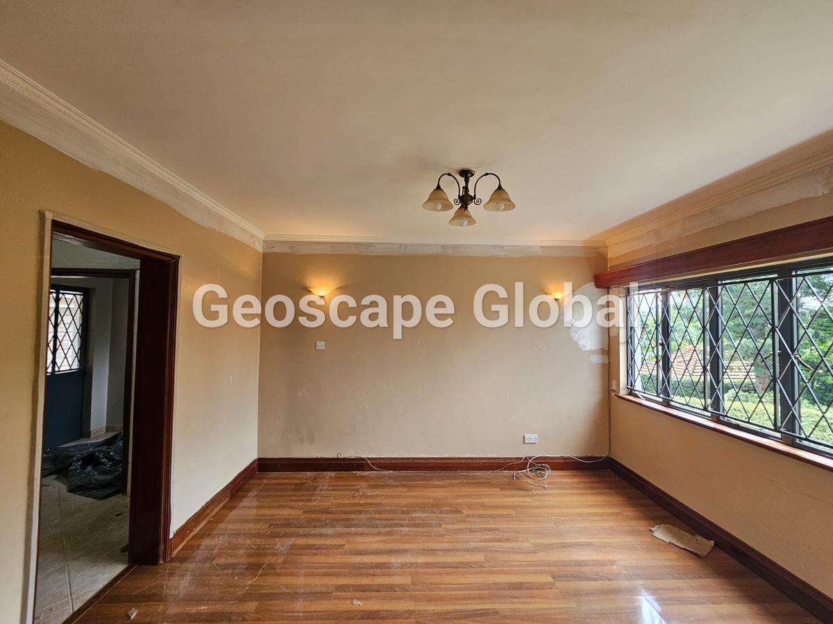 5 Bed House with En Suite in Kitisuru - 3