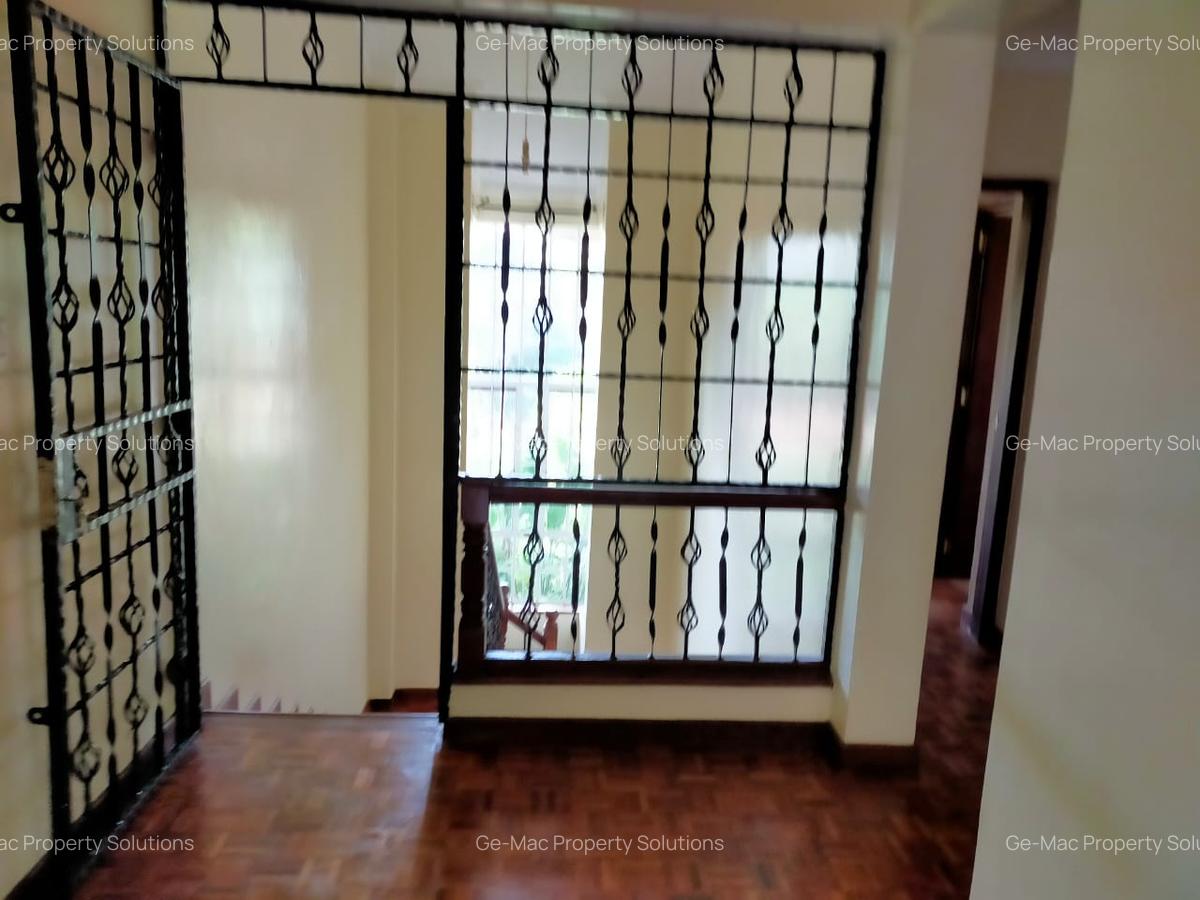 5 Bed House with En Suite in Rosslyn - 18