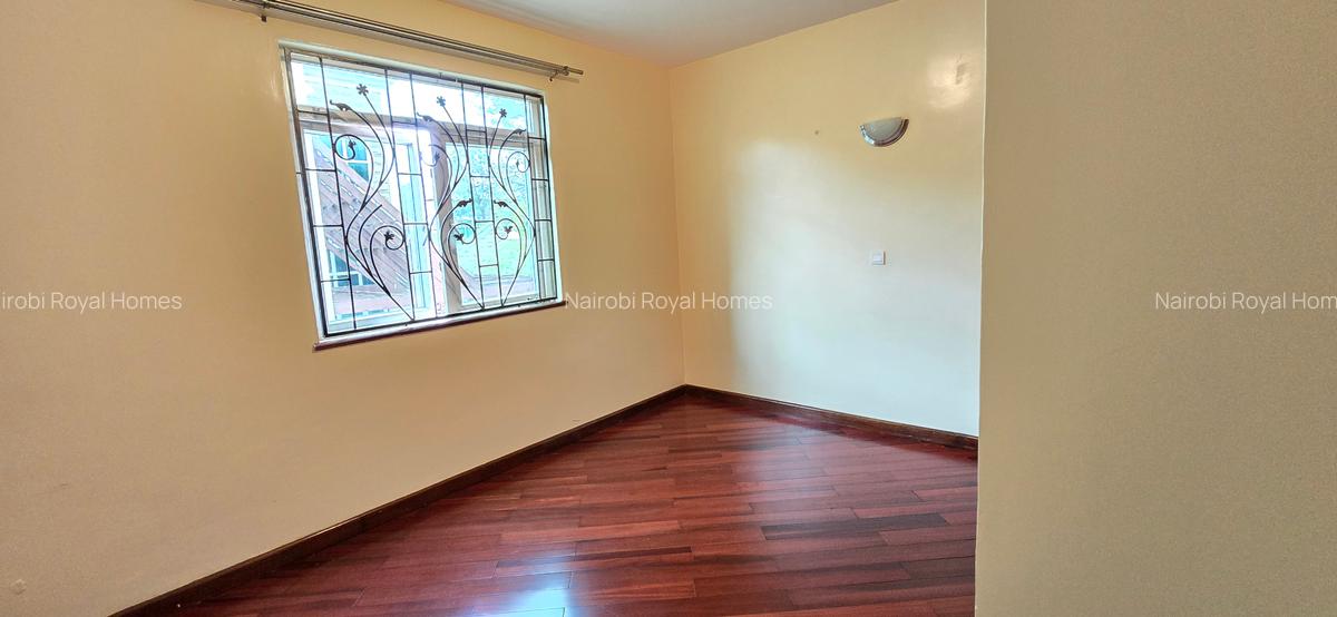 5 Bed Townhouse with En Suite at Lavington Green - 14
