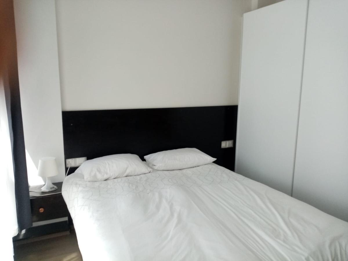 Serviced 1 Bed Apartment with En Suite at Elite - 7