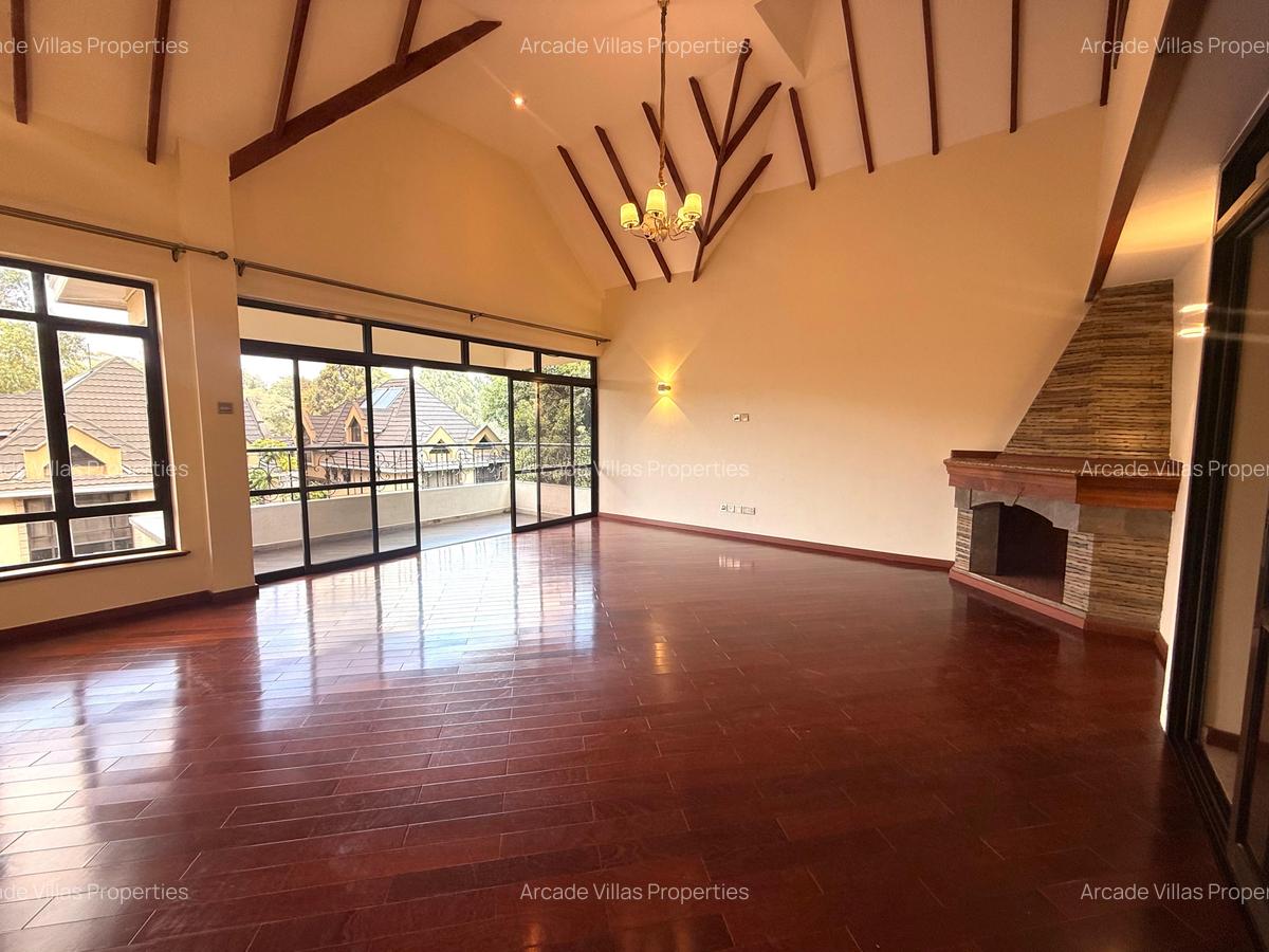 5 Bed Townhouse with En Suite in Lavington - 4