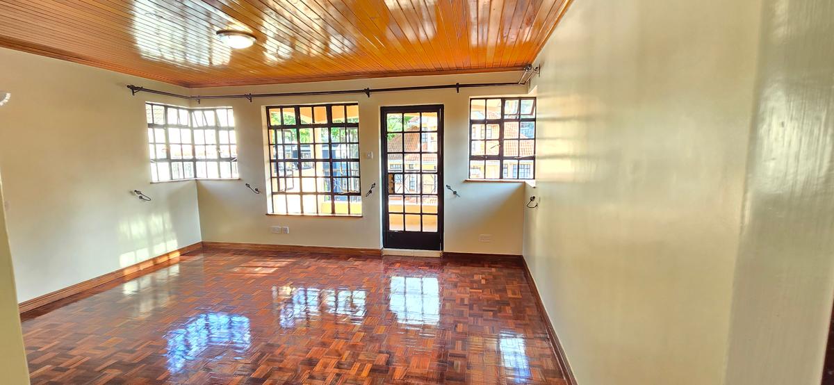 5 Bed Townhouse with En Suite at Lavington - 5