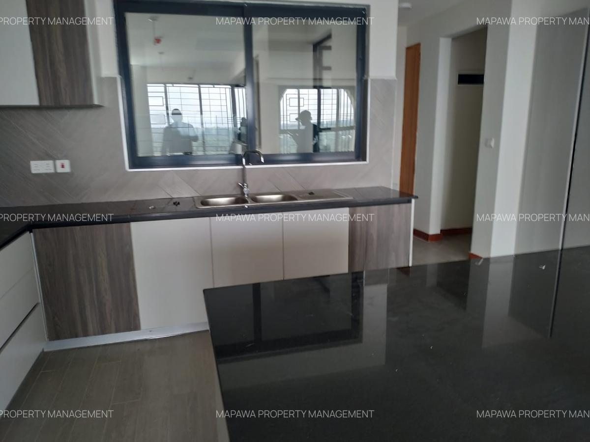 4 Bed Apartment with En Suite in Parklands - 9