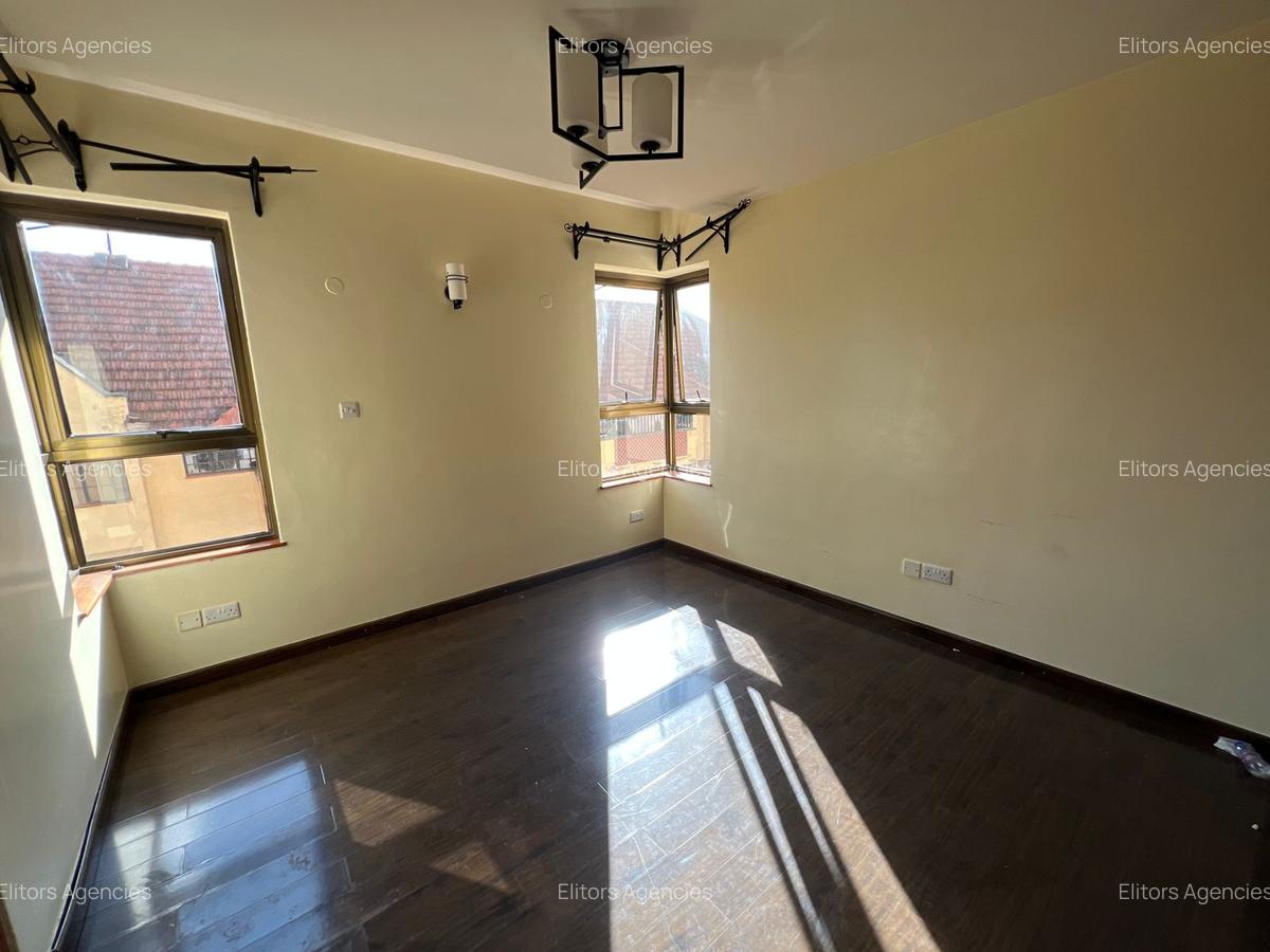 3 Bed Apartment with En Suite at Mandera Road - 16