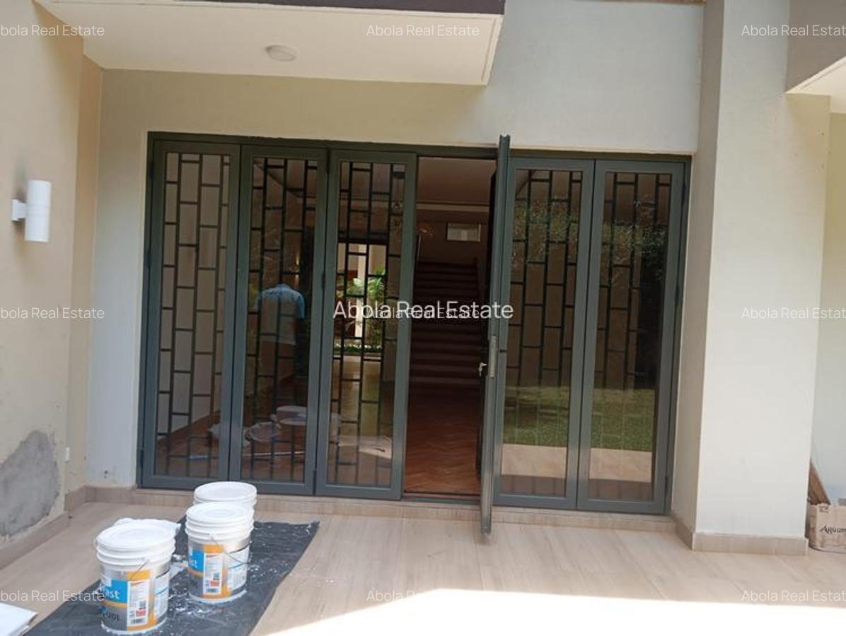 4 Bed Villa with En Suite in Gigiri - 3