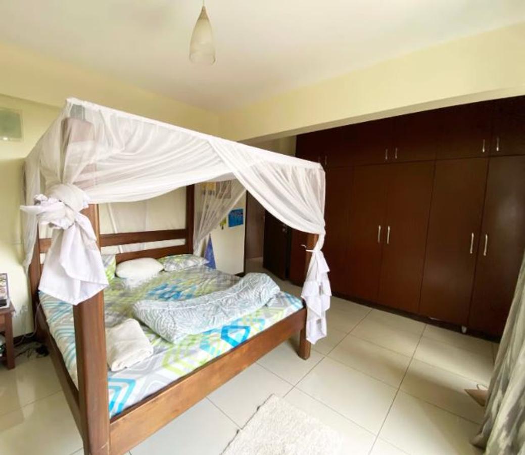 Furnished 4 Bed Apartment with En Suite in Parklands - 2