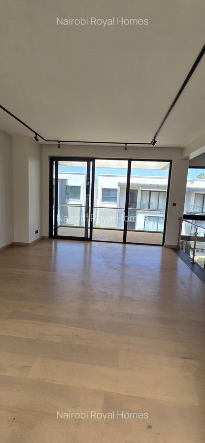 5 Bed Townhouse with En Suite at Lavington Green - 6